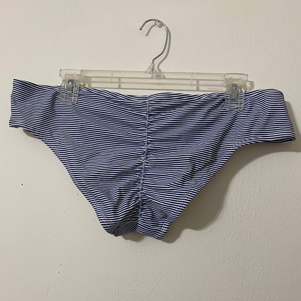 Scrunchy booty swim bottoms